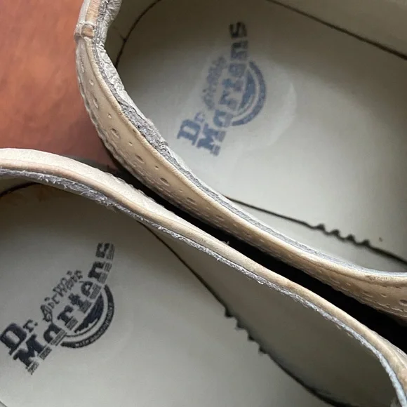 Dr. Martens Floral Crackle Brogue Wingtip Bone 12368 Oxford Shoes Women's Size 6 - Picture 12 of 16